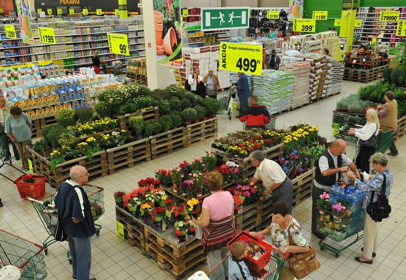 Nem Orbán miatt magyarkodnak a multik