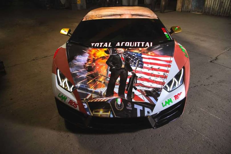 Elég egyértelmű, hogy ez a lamborghinis trumpista