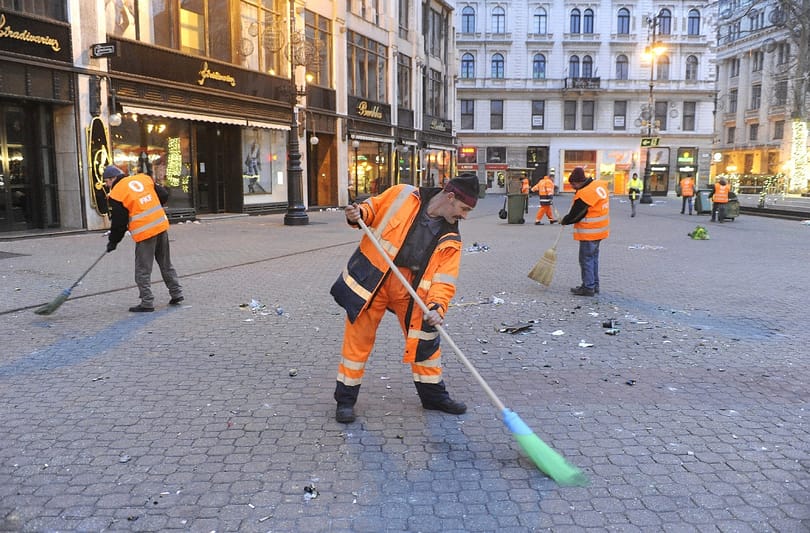 Rengeteg szemetet hagytak maguk után a fővárosi szilveszterezők