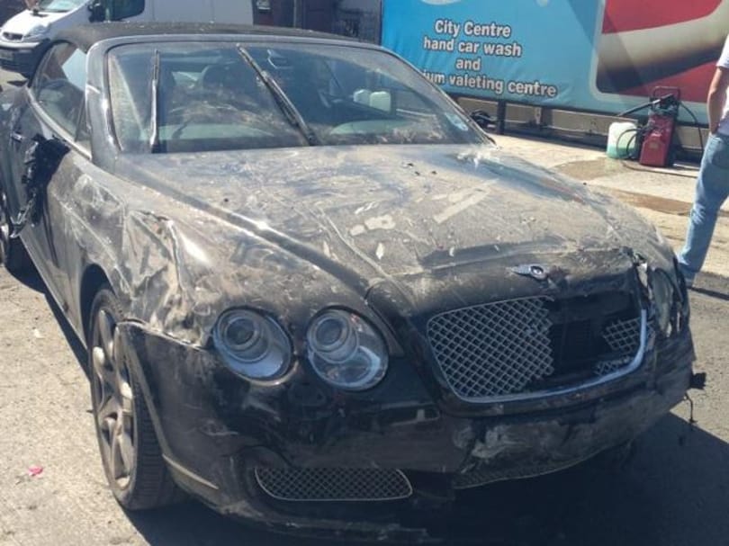 Fotó: beadta a Bentley-ét a mosóba, roncsként kapta vissza