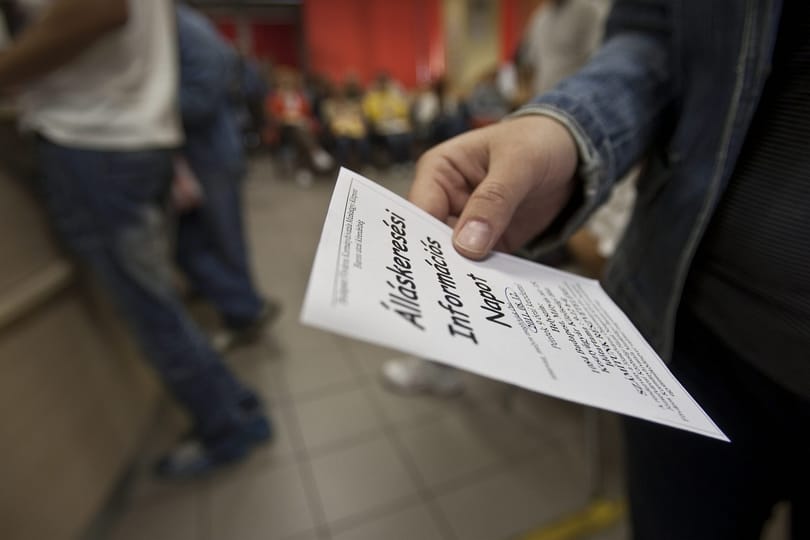 Jönnek a leépítések: 10-20 ezer embertől válik meg az állam