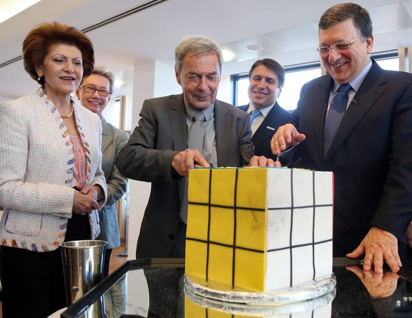 Orbán és Berlusconi volt a negatív példa az EP-vitában