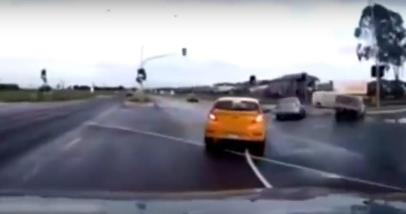 Karambolozó szellemautót vettek videóra – írja meg, honnan tűnt elő!