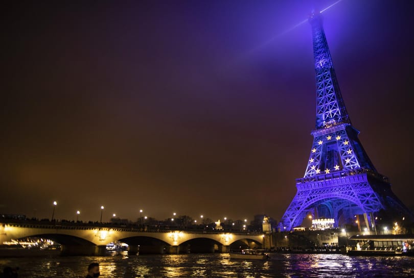 Az energiaválság miatt hamarabb kapcsolhatják le az Eiffel-torony díszkivilágítását