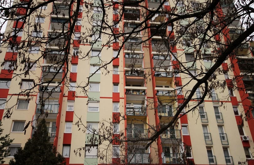 Egész éjszaka nem ment a fűtés egy lakótelep 2000 lakásában