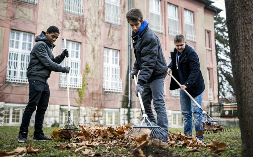 Mégsem tiltják az avarégetést, de kemény bírságok jöhetnek