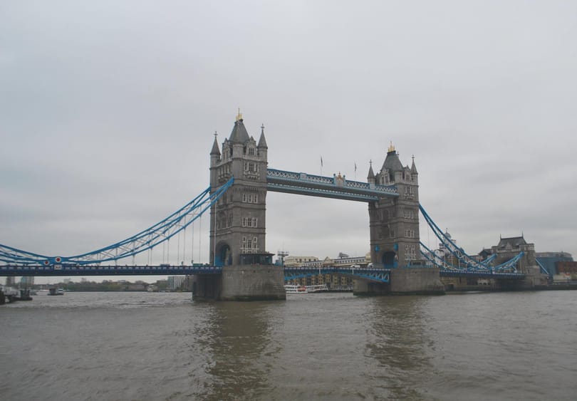 Londonban is tízezrek tüntettek a megszorítások miatt