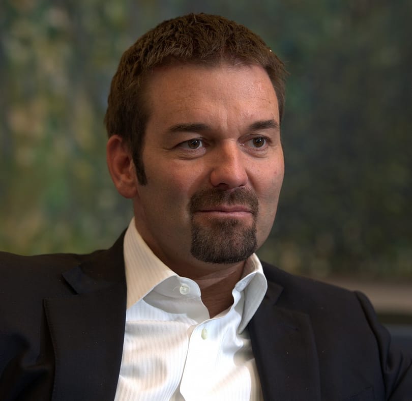 Bontóbrigád jelenhet meg a Csipak-villánál