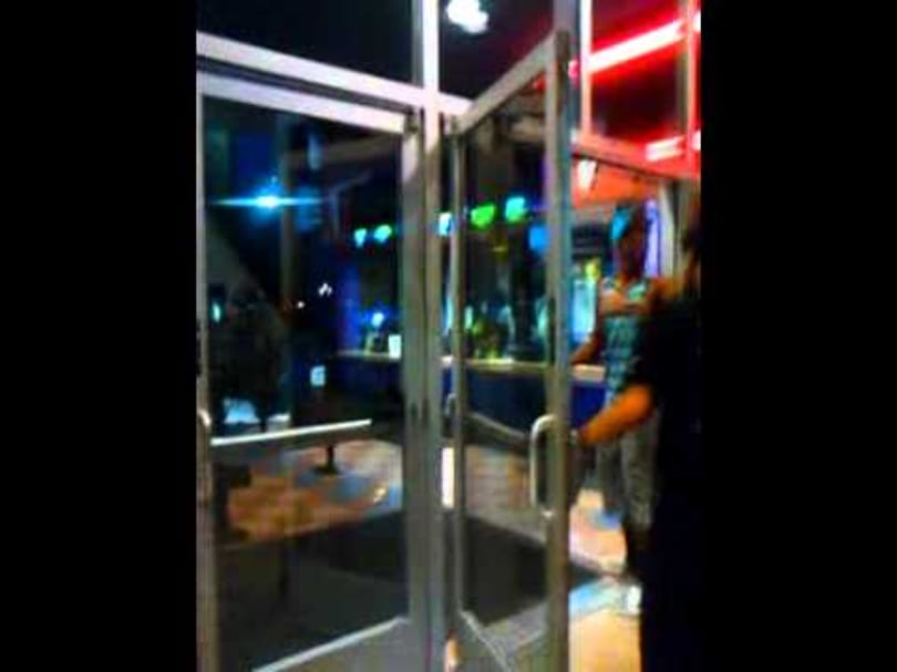 Amatőr videó a Batman-lövöldözés utáni pánikról
