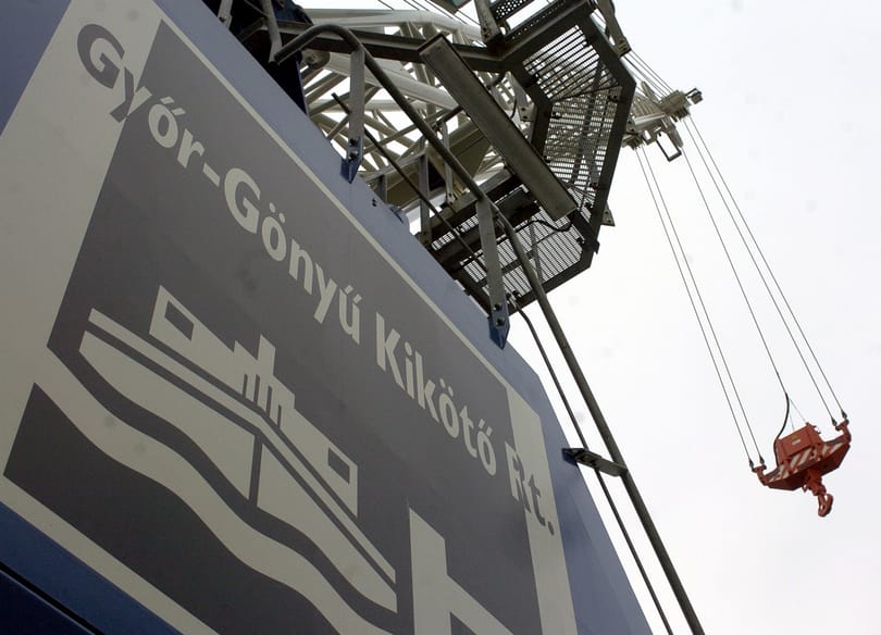 Nemrég alapított svájci cég veheti meg a gönyűi kikötő egy részét