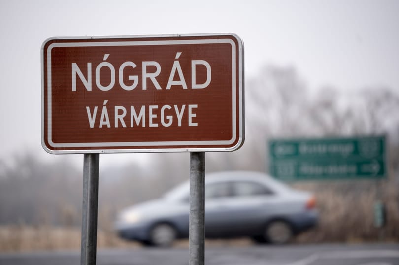 A kormány szerint még mindig korai firtatni, hogy mennyibe került a megyék vármegyére nevezése