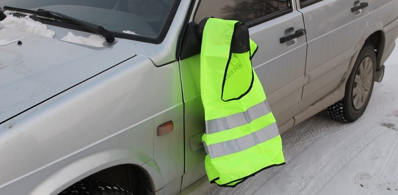 Okos ötlet az orosz autósoktól, hogyan használjuk még a sárga mellényt