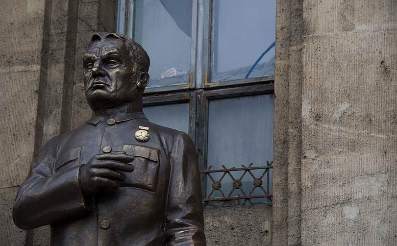 Kónya Péter szívesen menne börtönbe az Orbán-szobor miatt