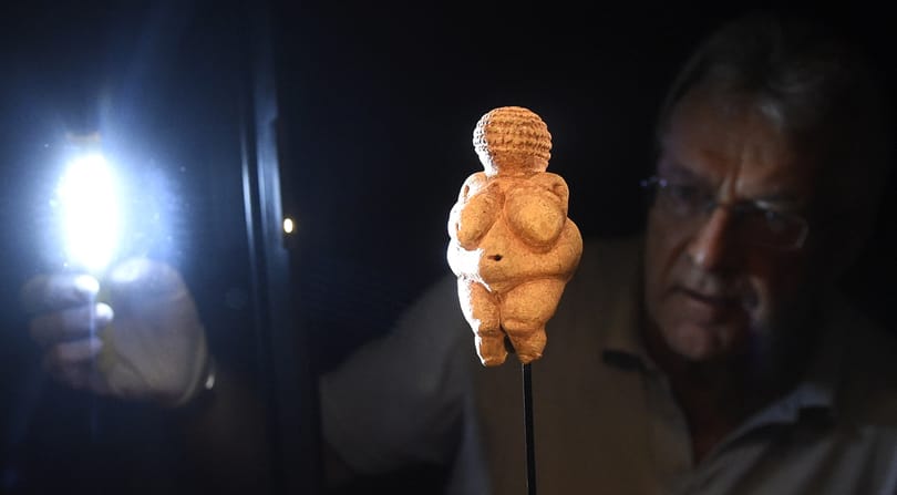 Bocsánatot kért a Facebook, mégsem pornográf tartalom a Vénusz-szobor
