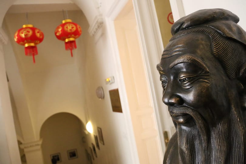 A tudomány csak álca, mögötte a kínai hírszerzés kavar Budapesten is