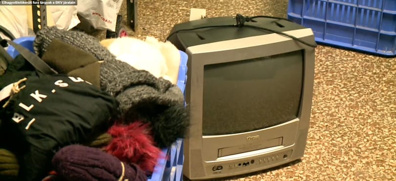 TV-t, WC-ülőkét, töltött káposztát, postagalambot is hagytak a BKV-járatokon tavaly