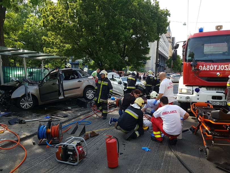 A Fővárosi Vízművek munkatársai haltak meg a Dózsa György úti balesetben