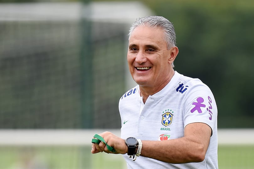 Nem rúgják ki a brazil kapitányt
