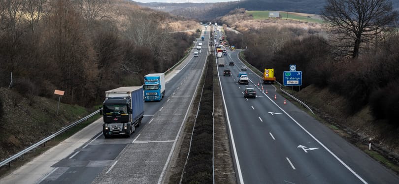 Baleset történt az M1-esen Győr felé, a 76-os kilométernél