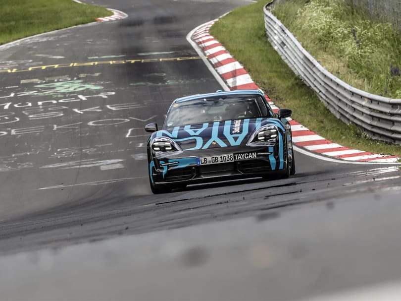 A Nürburgringen máris szaladt egy rekordot a Porsche Taycan