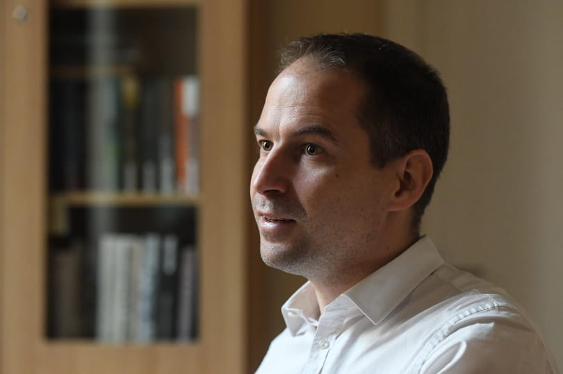 Büntetőfeljelentést tett Bayerék ellen Krekó Péter