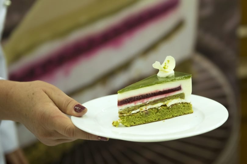 Zöld színű idén az ország tortája – fotók