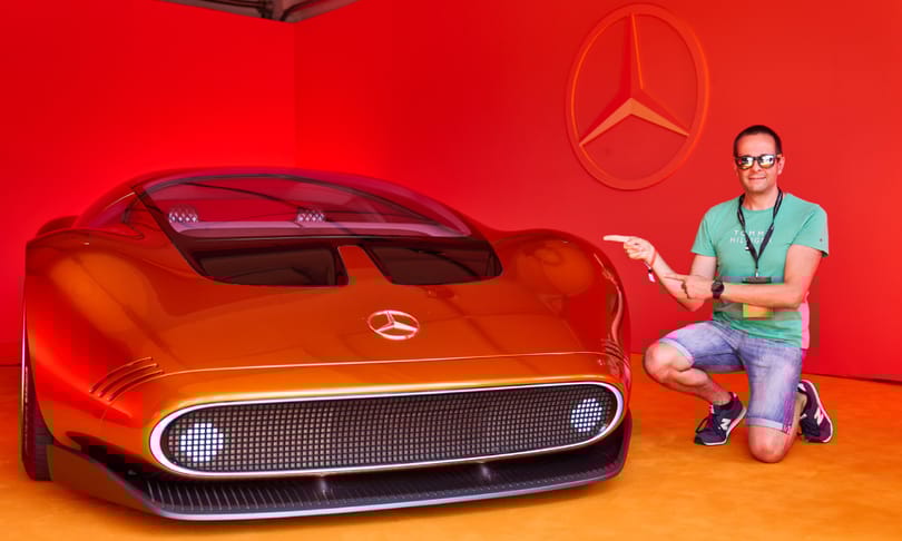 55 éves gének a Mercedes elképesztő hiperautójában: megnéztük az 1360 lóerős új sirályszárnyast és legendás elődjét is