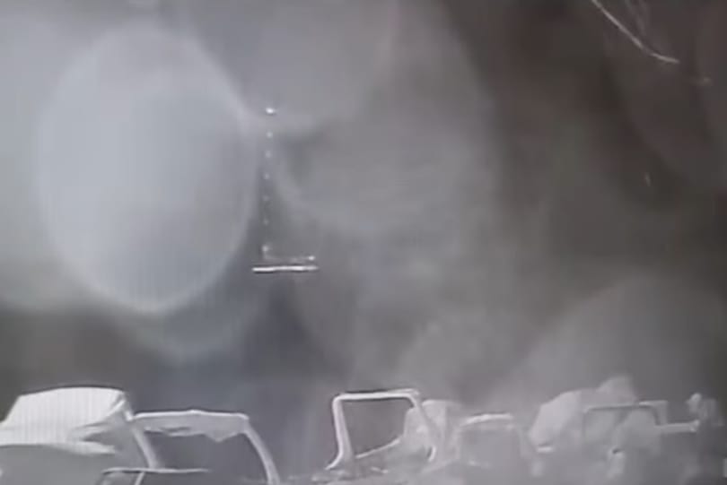 Térfigyelő kamera rögzítette Szicíliában a luxusjacht elsüllyedését - videó
