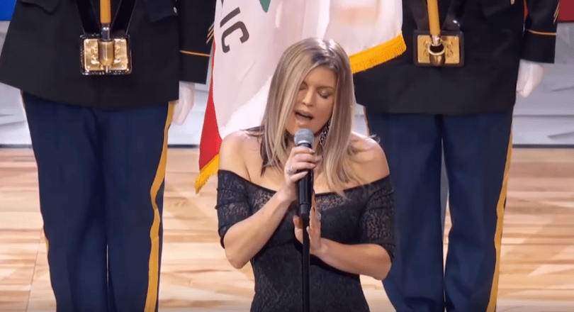 Fergie túltolta az amerikai himnuszt – videó