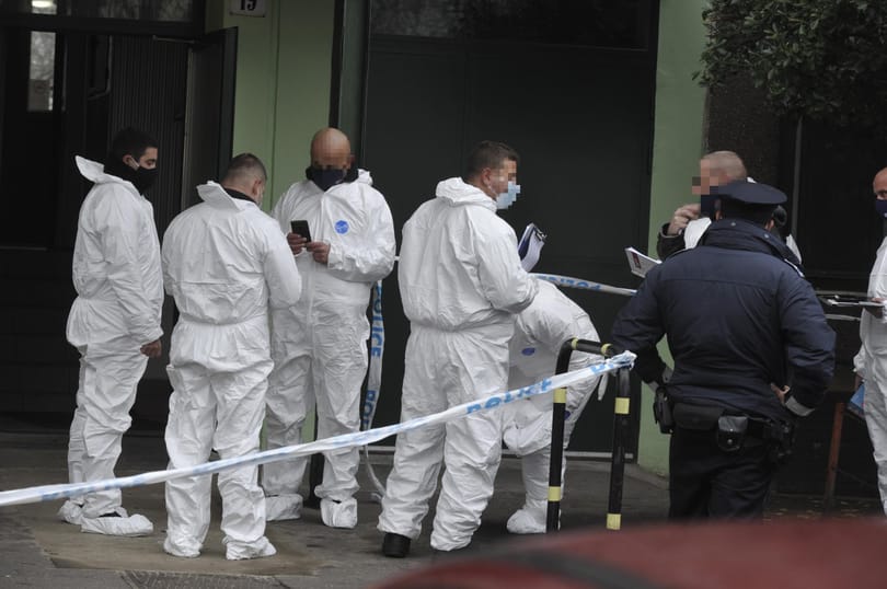 Megpróbálják felébreszteni a kómából az Újpesten megkéselt rendőrt