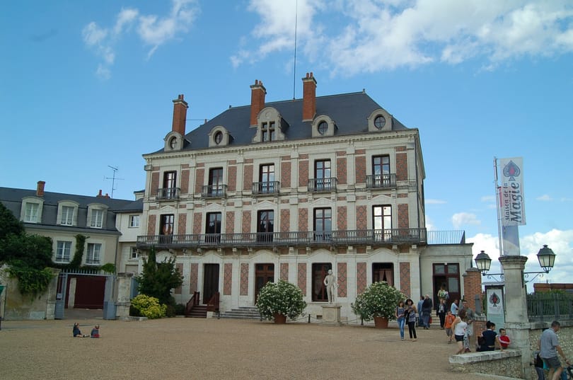 Videó: rémes robajjal torzul el egy villa a Loire-völgyében