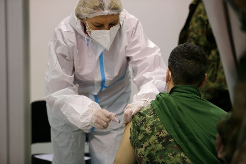 Irán előállt egy újfajta koronavírus-vakcinával