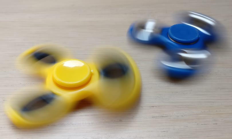 Mihez kezd egy orángután a fidget spinnerrel?