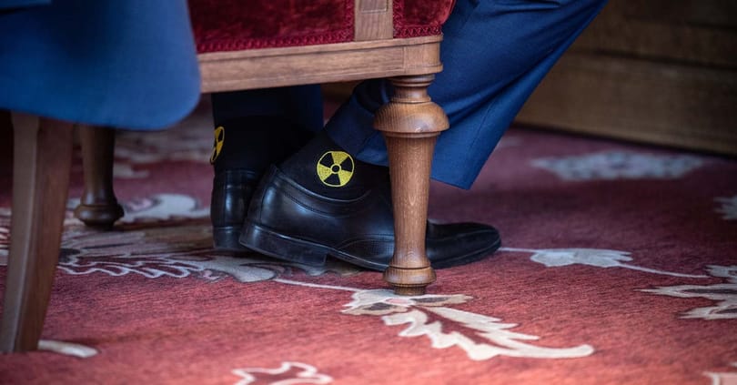 Már zokniszinten is megjelent az atomenergia támogatása a kormányban