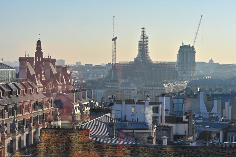 Olyan jól halad a Notre-Dame újjáépítése, hogy az ácsok már ünnepelnek
