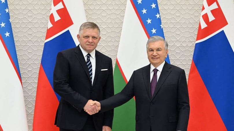 Robert Fico Üzbegisztánban elmélkedett arról, hogy túl sok párt van Szlovákiában, inkább Kína és Vietnám példáját követné