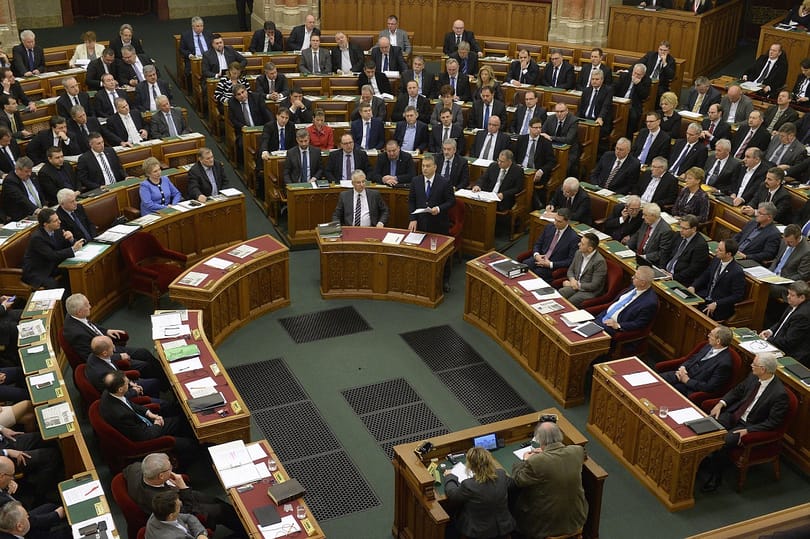 Parlament:Orbán Vona libidóját vette a szájára