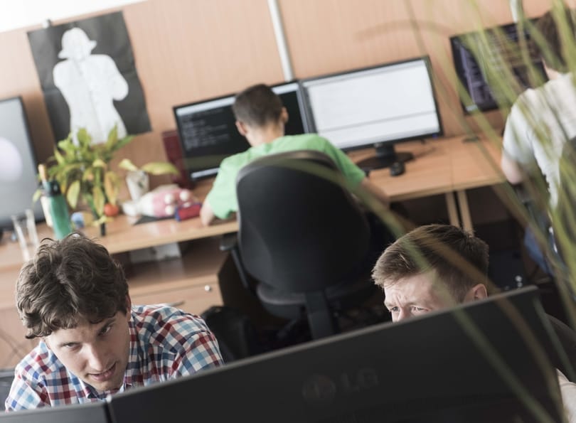 Az informatikában ezért nem tudunk kitörni az összeszerelő üzemi szintről