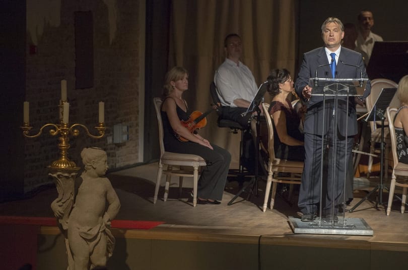 Orbán: az egyszerű mamuszos múzeumlátogatások ideje lejárt