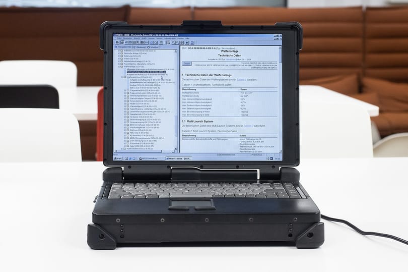 Bizalmas katonai adatokat találtak egy 30 ezer forintért megvásárolt leselejtezett számítógépen