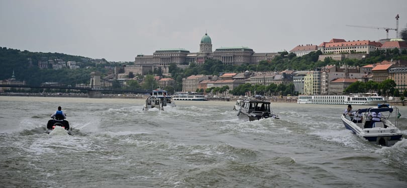 A Hableány-tragédia áldozataira emlékeztek a budapesti rendőrök