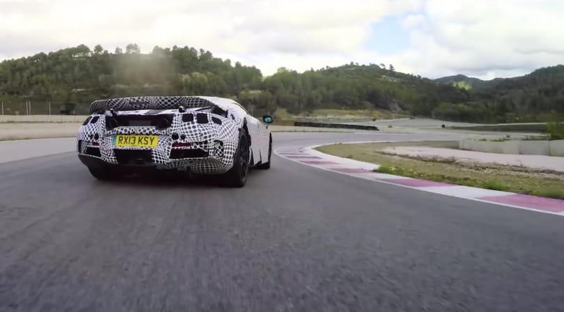 Így driftel egy profi a McLaren még titkos új sportkocsijával
