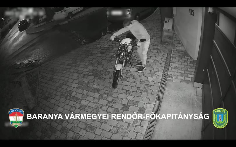 Premier plánban vette a kamera a motortolvajt Pécsett
