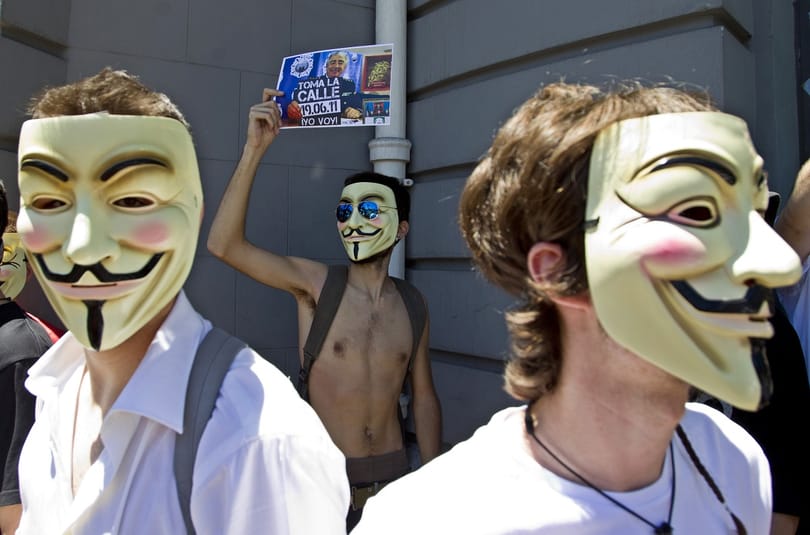 Egymást cinkelik a hackerek