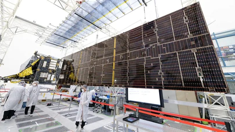 Napenergiával jutna el a NASA a repülő „aranybányához”, már össze is rakta az űrszondát