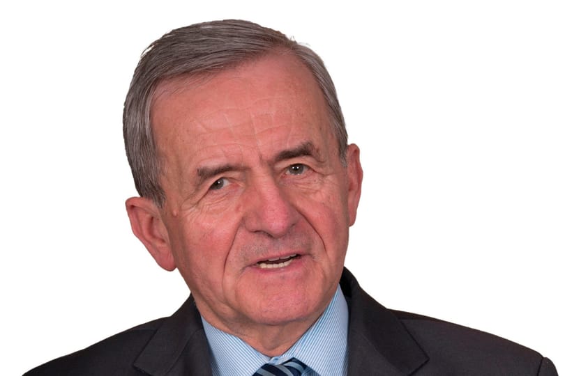 Meghalt Fazakas Szabolcs korábbi ipari miniszter