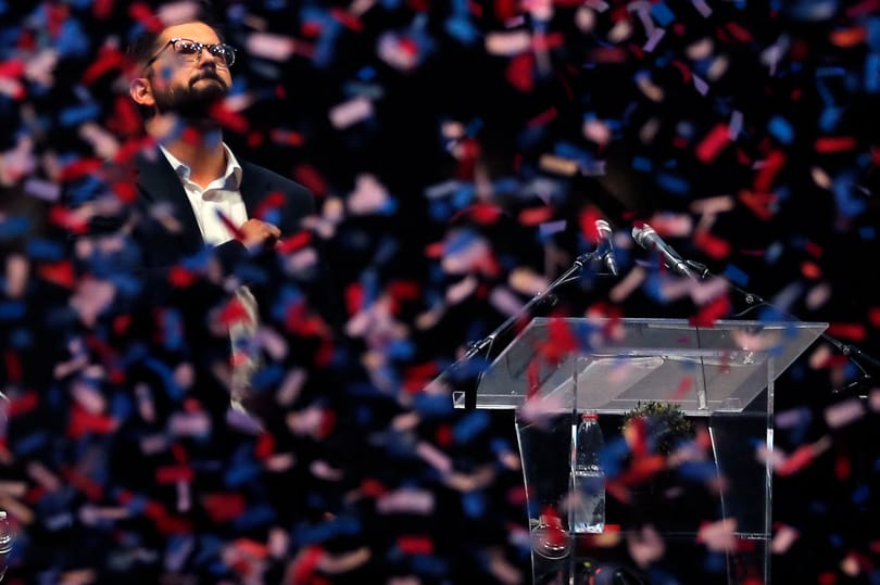 Radikális baloldali fordulatot ígér Chilében a volt diákvezér, Gabriel Boric elnöksége