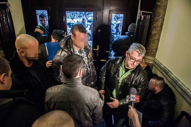 A népszavazási botrányban érintett összes kopasz büntetett előéletű