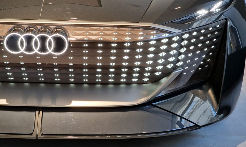 Megnéztük az Audi alakváltó jövőautóját – fotógaléria