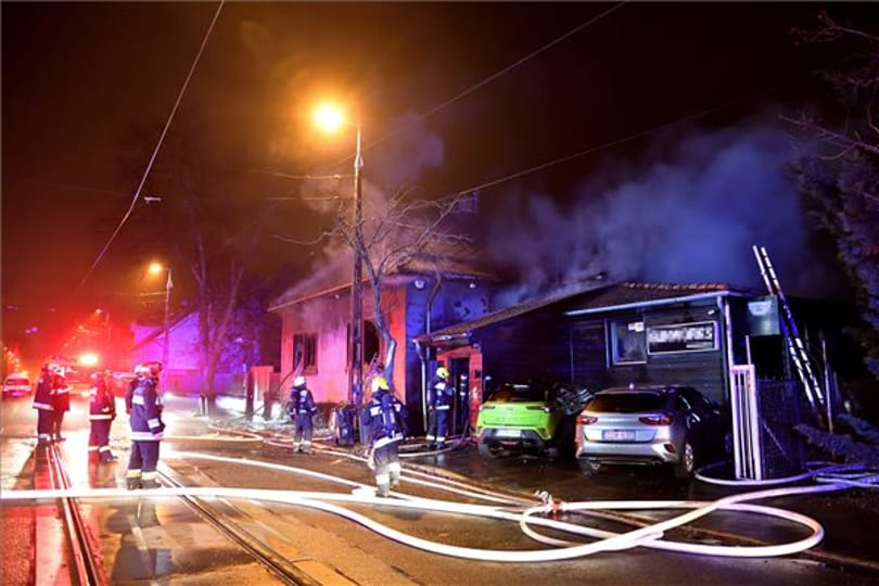 Kigyulladt két épület kedd hajnalban a XV. kerületben, egy ember meghalt